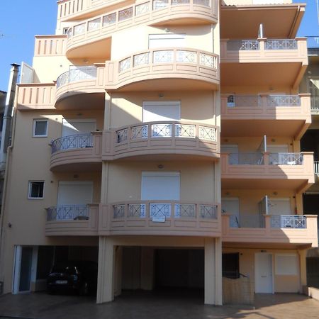 Demi Δσ, B2 Apartment Агринион Екстериор снимка