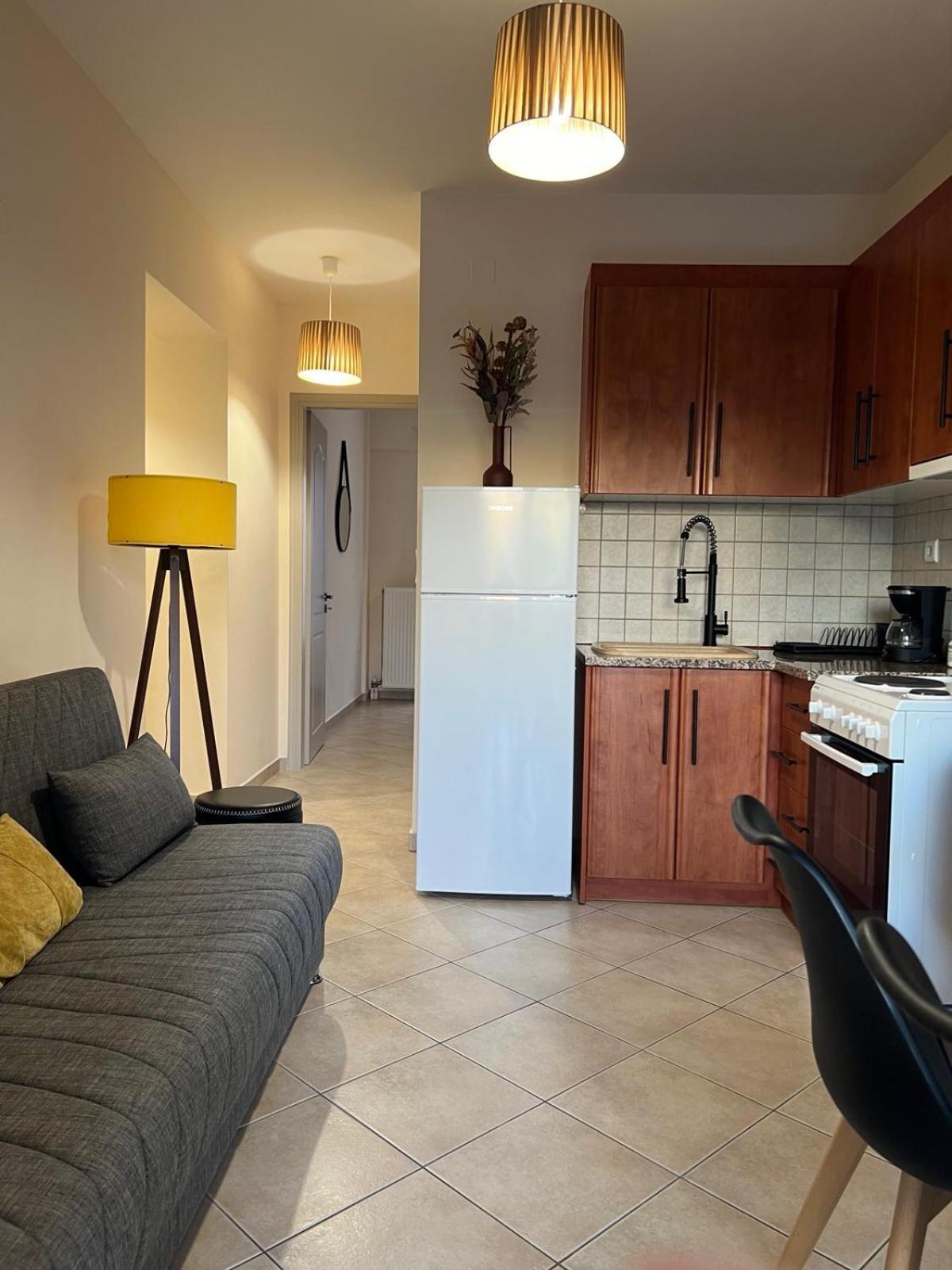 Demi Δσ, B2 Apartment Агринион Екстериор снимка