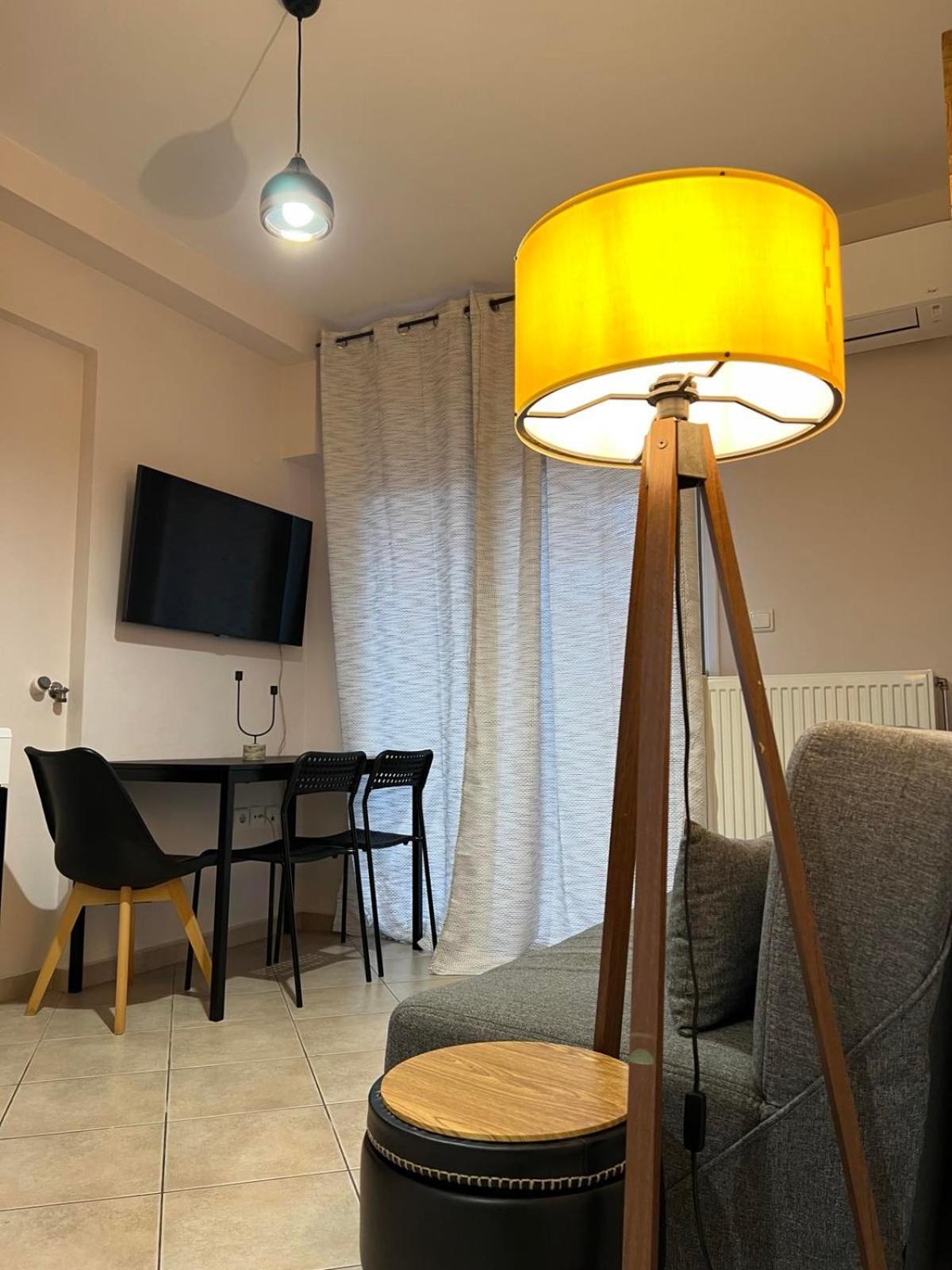 Demi Δσ, B2 Apartment Агринион Екстериор снимка